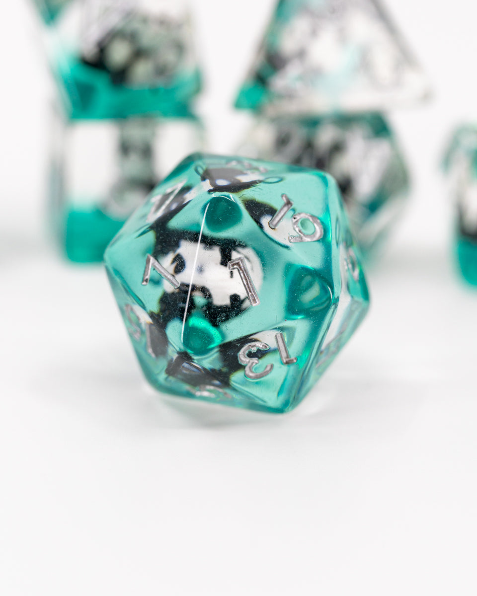 Po | Panda | 7 Piece Acrylic Inclusion Dice Set