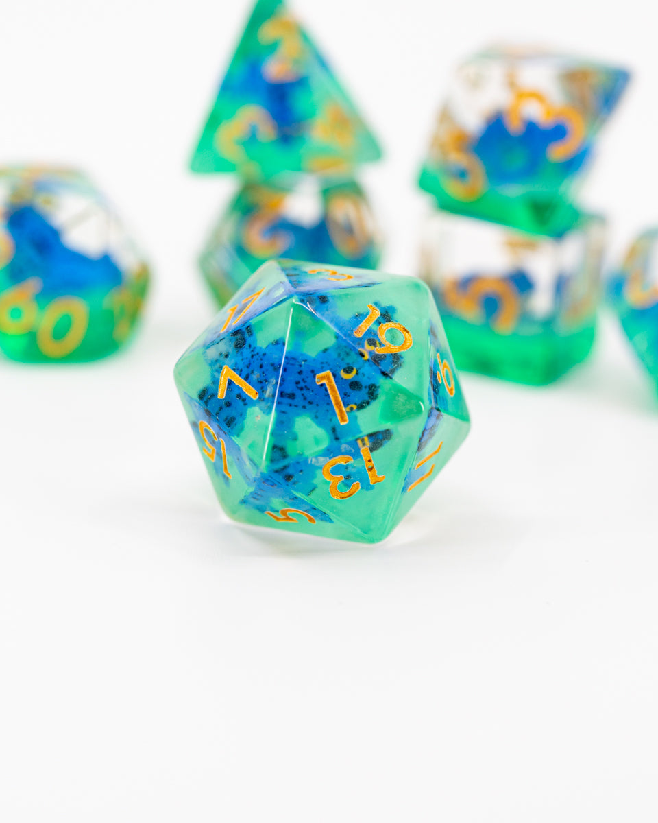 Puddles | Blue Frog | 7 Piece Acrylic Inclusion Dice Set