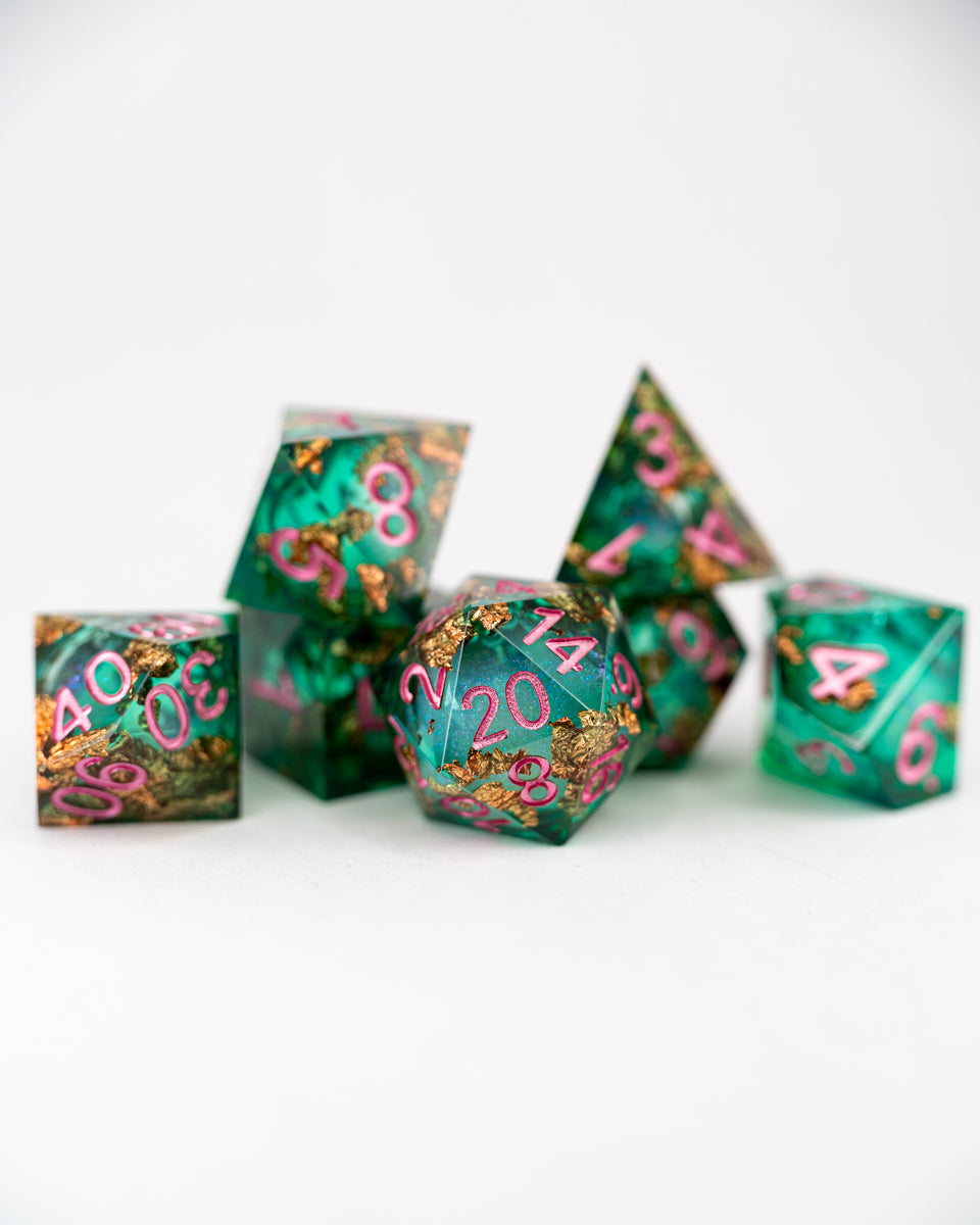 Almiraj | 7 Piece Liquid Core Dice Set