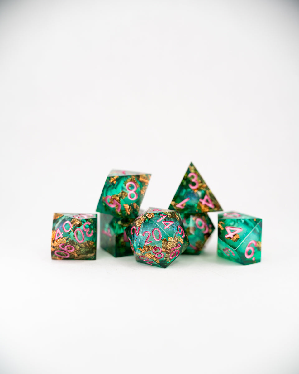 Almiraj | 7 Piece Liquid Core Dice Set