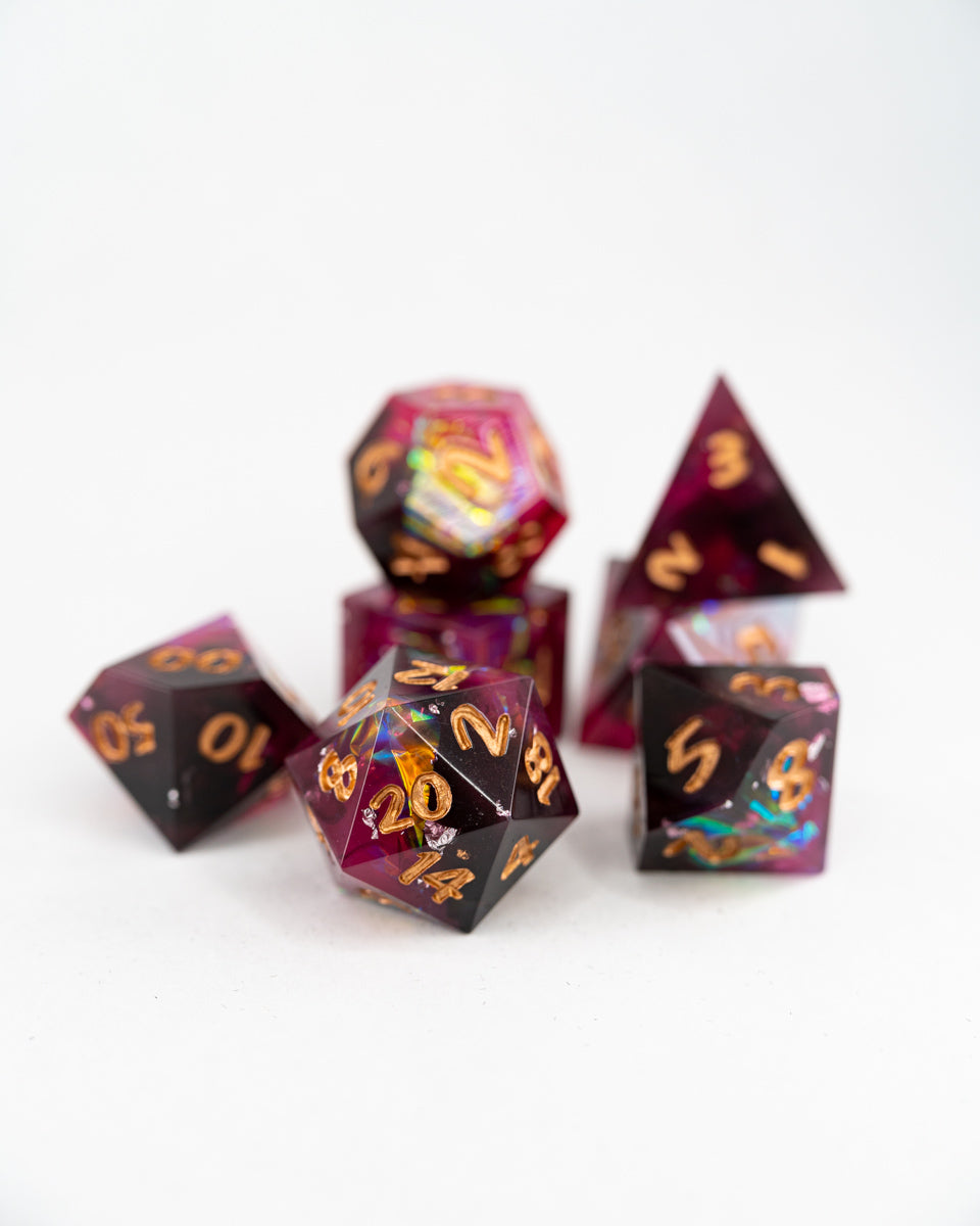 Manic Mage | 7 Piece Sharp Edge Resin Dice Set