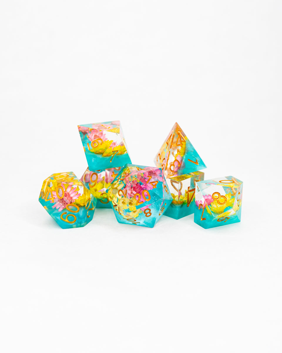 May Queen | 7 Piece Sharp Edge Resin Dice Set