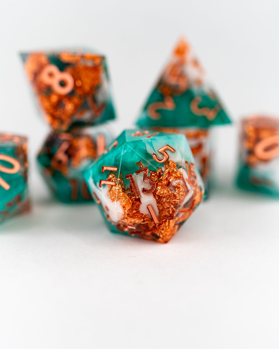 Locklost | 7 Piece Sharp Edge Resin Dice Set