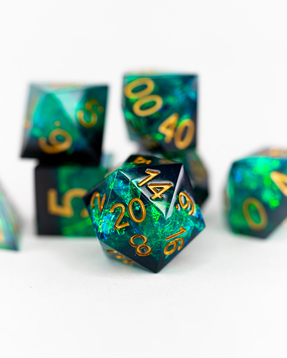 Resonance | 7 Piece Sharp Edge Resin Dice Set