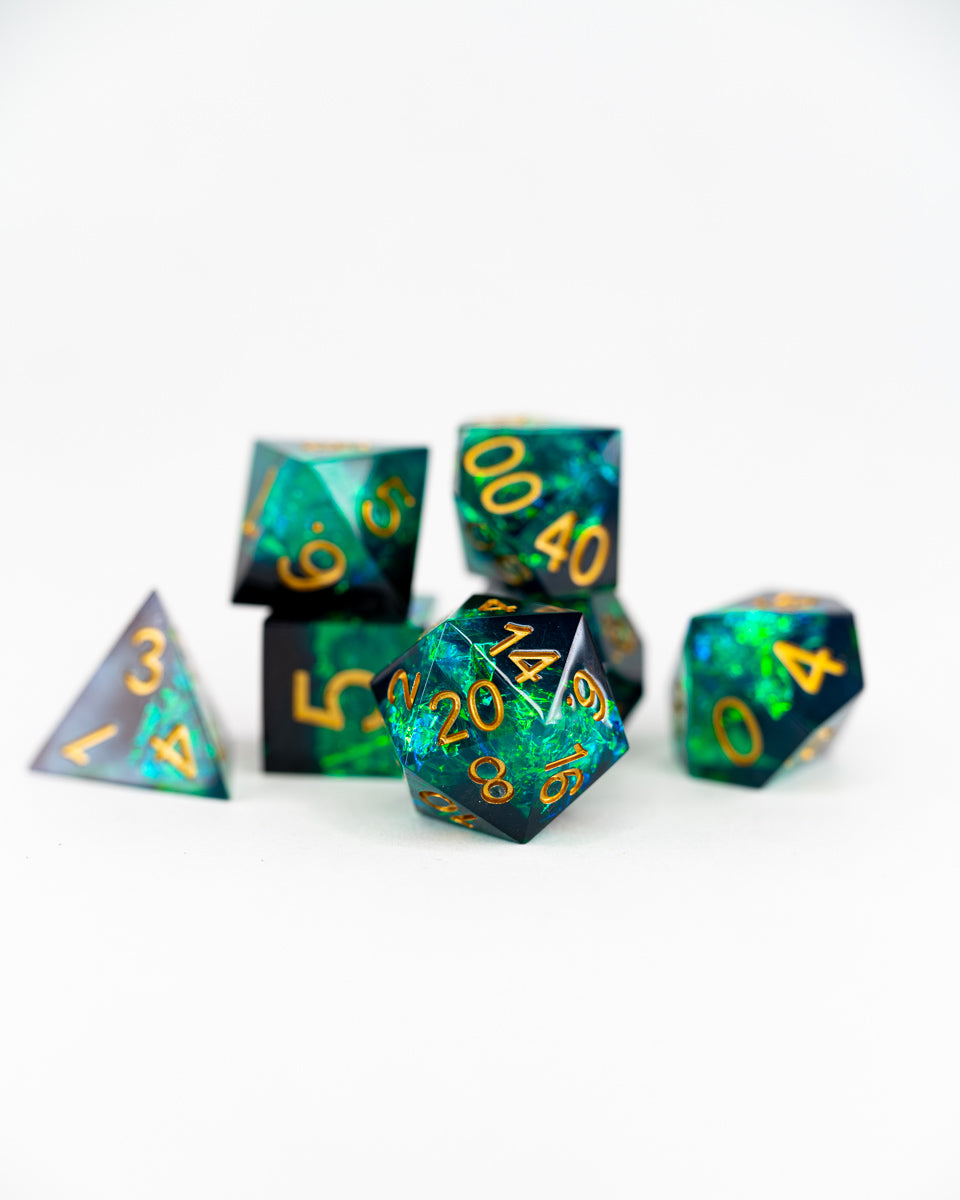 Resonance | 7 Piece Sharp Edge Resin Dice Set